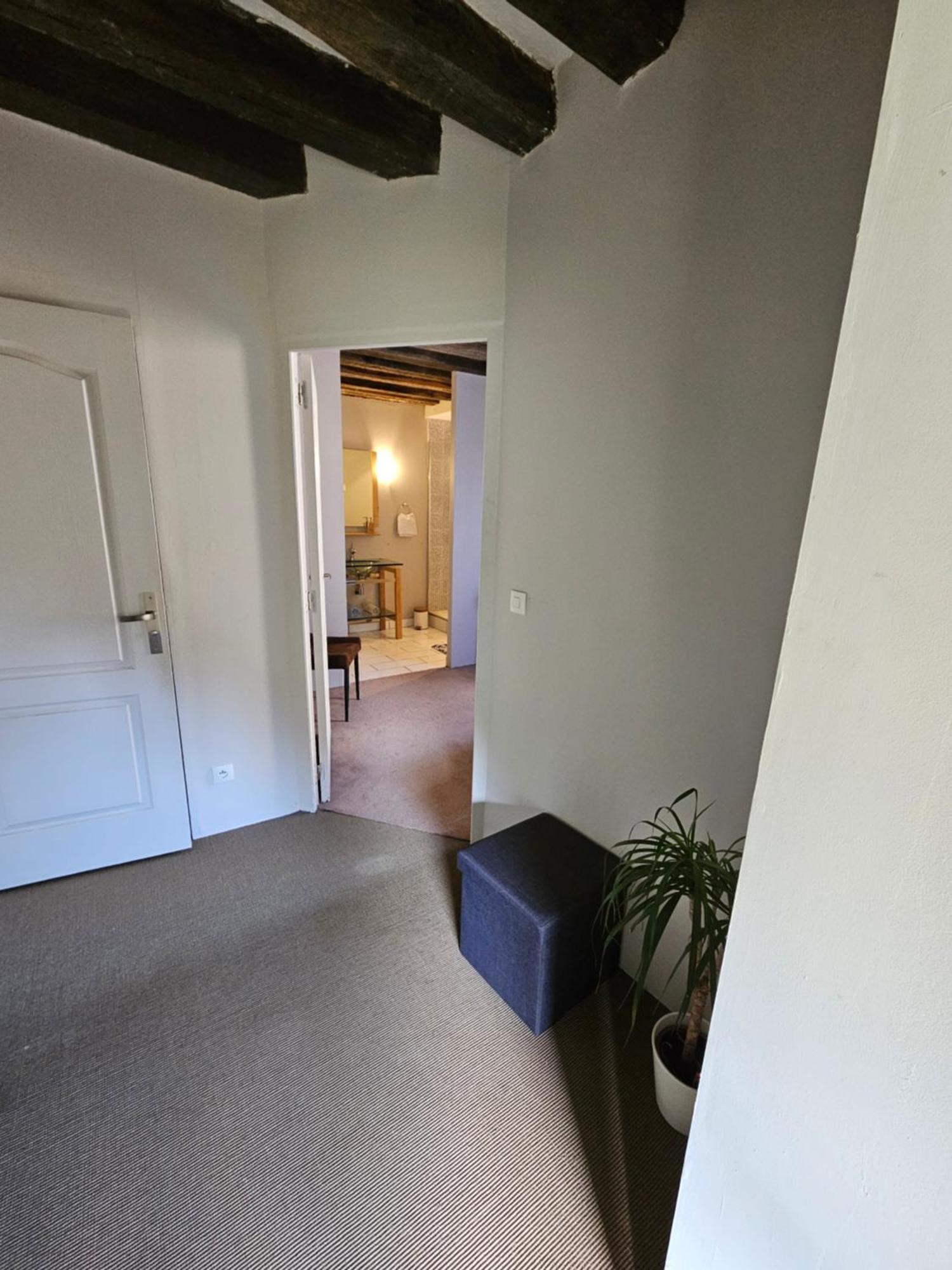Chambre Avec Salle De Bain Hotel Donzy Exterior photo
