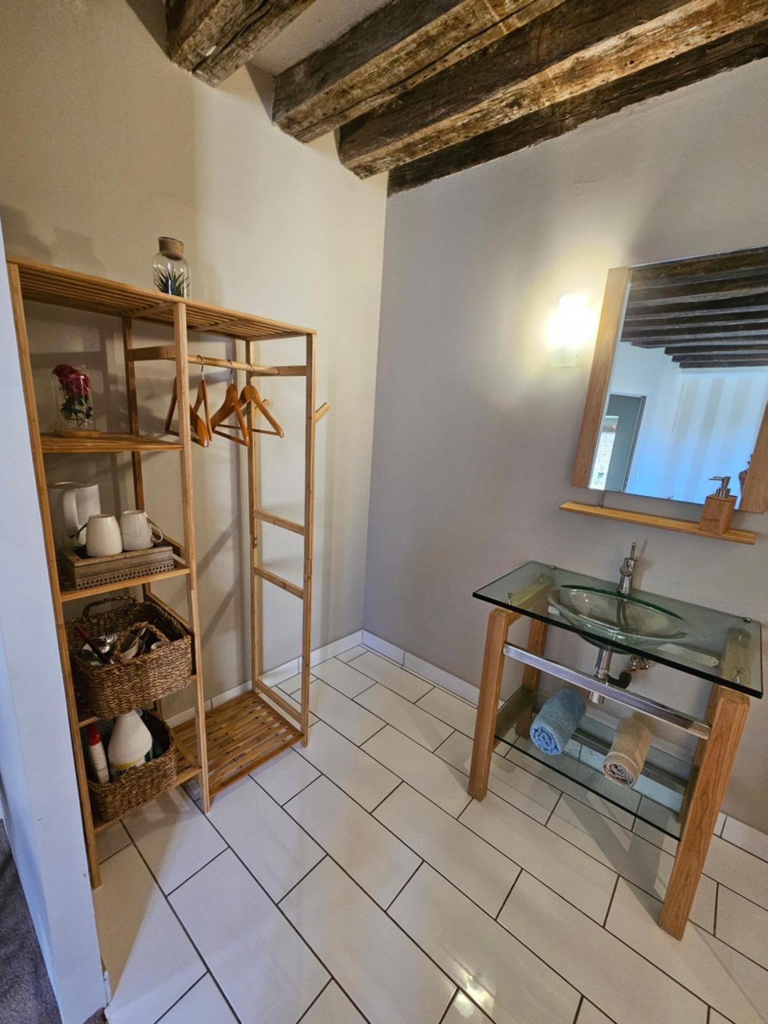 Chambre Avec Salle De Bain Hotel Donzy Exterior photo
